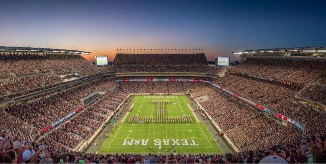 san-van-dong-Kyle-Field