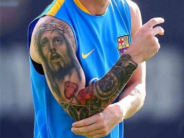 Anh-2-Hinh-xam-chua-Jesus-ma-Messi-vo-cung-ton-sung