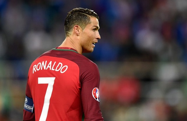 Ronaldo-moi-khi-mac-len-chiec-ao-cua-doi-tuyen-quoc-gia-la-moi-lan-kieu-toc-cua-anh-lai-co-su-thay-doi