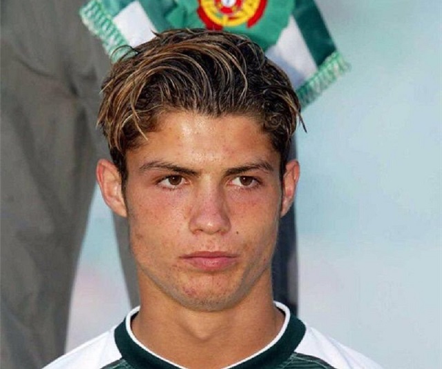 Ronaldo-trong-cuc-ky-banh-bao-voi-kieu-toc-Side-Part-khi-hoat-dong-tai-CLB-Sporting-Lisbon-tai-que-nha