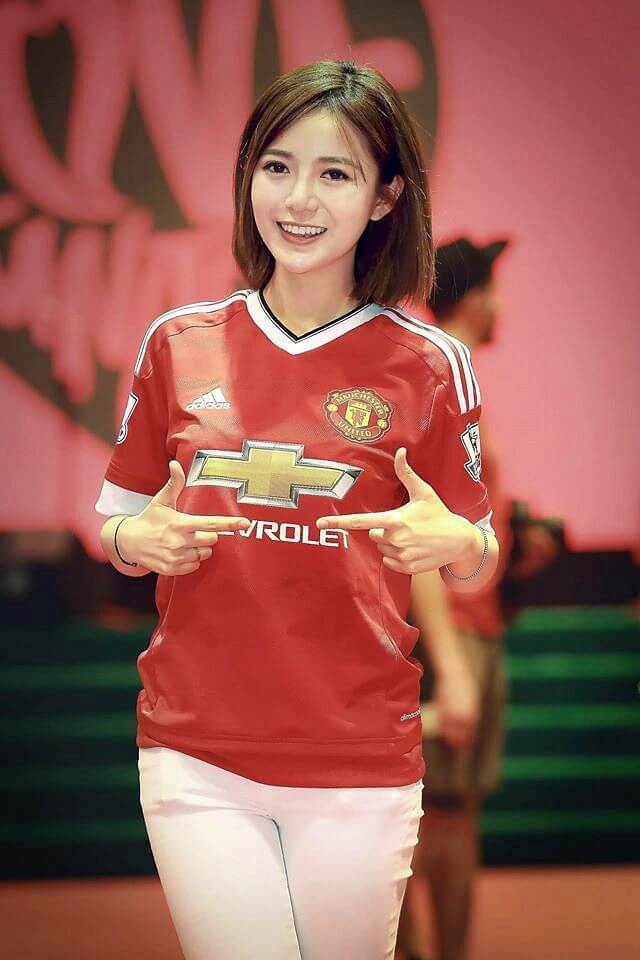 hot-girl-Manchester United-tu-linh-noi-tieng-khap-viet-nam