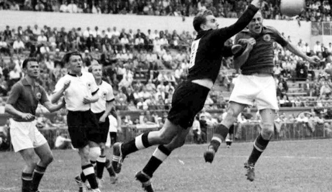 tran-dau-giua-hungary-vs-duc-1954