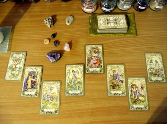 hoc-boi-tarot-can-nhung-vat-dung-gi.jpg