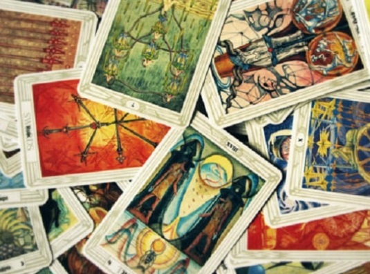 thoi-diem-tot-nhat-de-tim-den-boi-bai-tarot